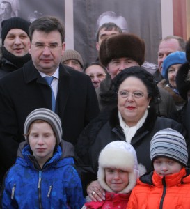 Глава Дома Романовых посетила стройплощадку первого в Москве храма, посвященного императору Николаю II и его семье. Храм Святителя Николая в Хамовниках